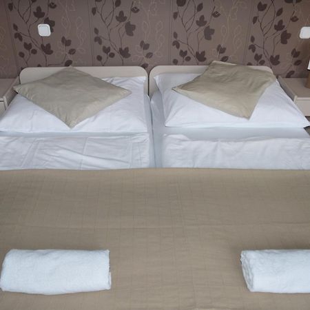 Bed and Breakfast Pollushof Panzio Es Etterem Csolnok Номер фото