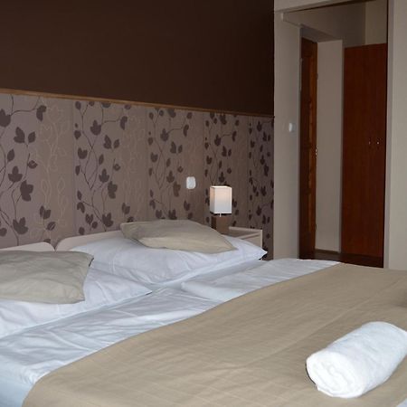 Bed and Breakfast Pollushof Panzio Es Etterem Csolnok Номер фото