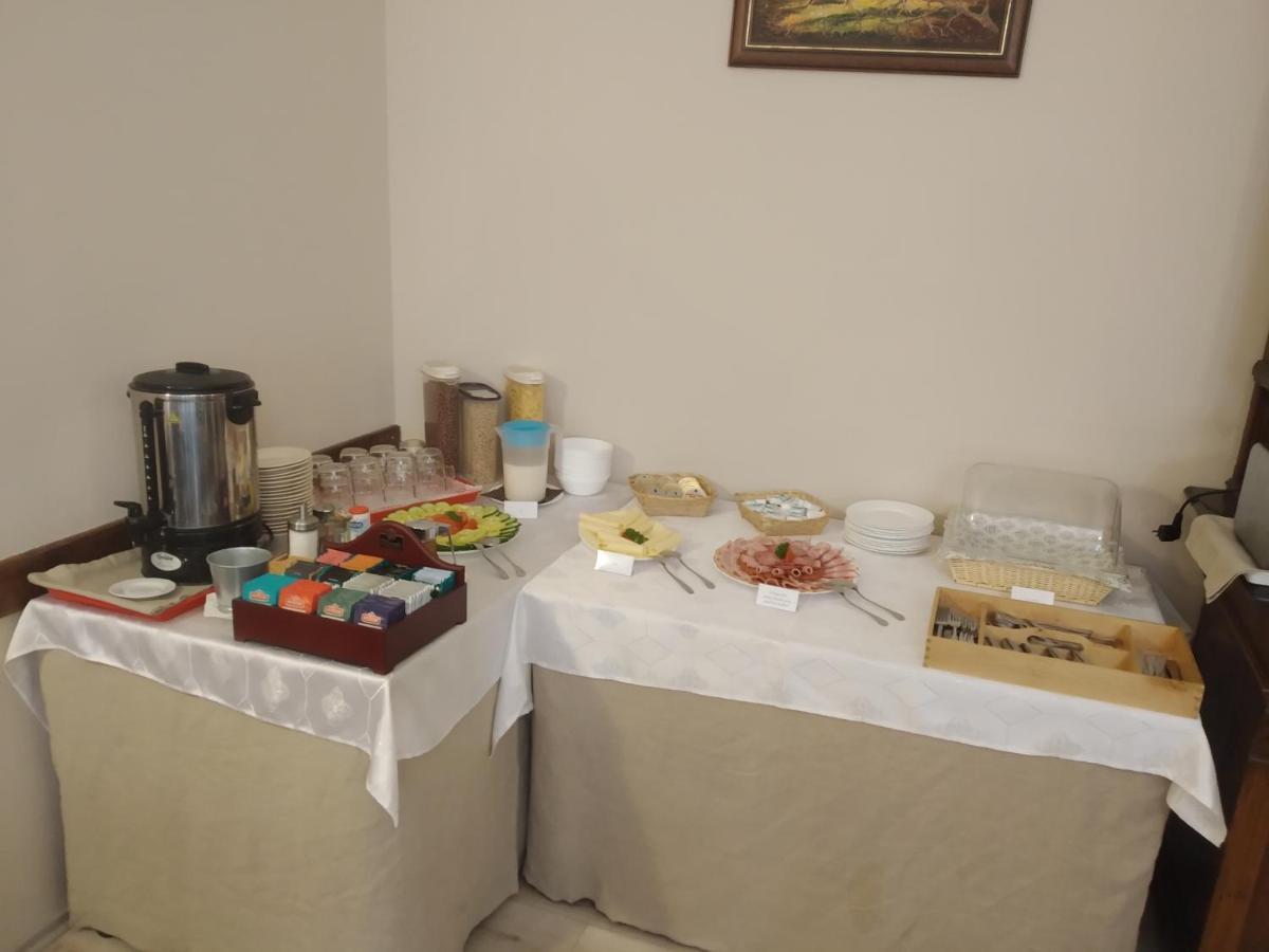 Bed and Breakfast Pollushof Panzio Es Etterem Csolnok Экстерьер фото