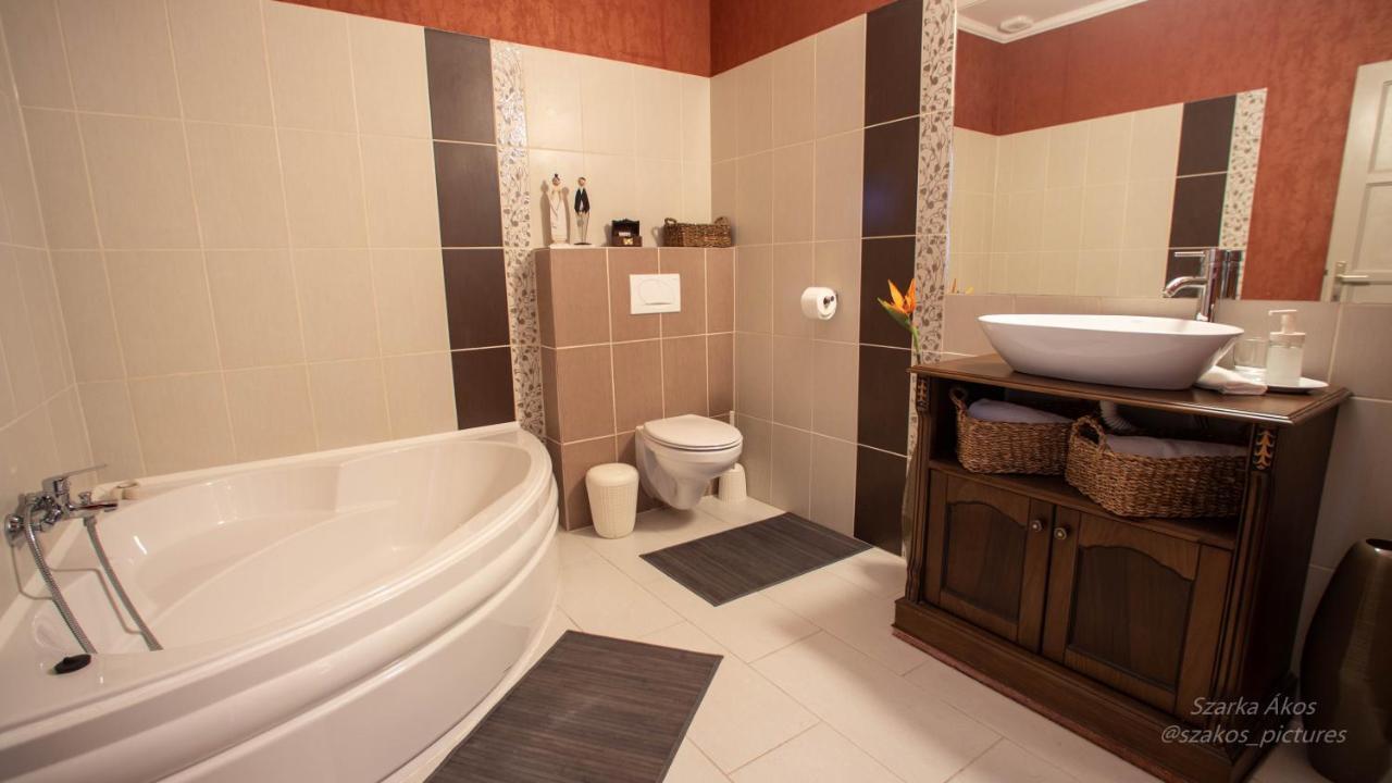 Bed and Breakfast Pollushof Panzio Es Etterem Csolnok Экстерьер фото