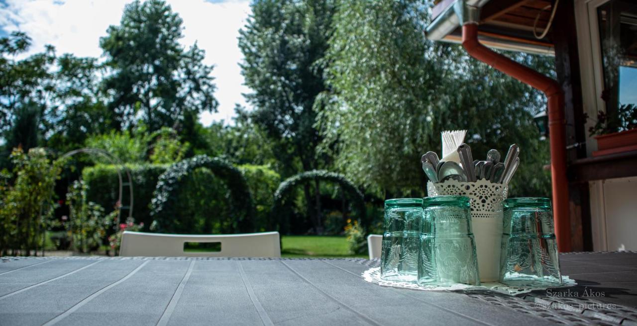 Bed and Breakfast Pollushof Panzio Es Etterem Csolnok Экстерьер фото