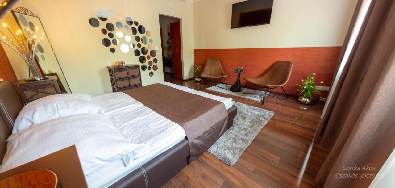 Bed and Breakfast Pollushof Panzio Es Etterem Csolnok Экстерьер фото