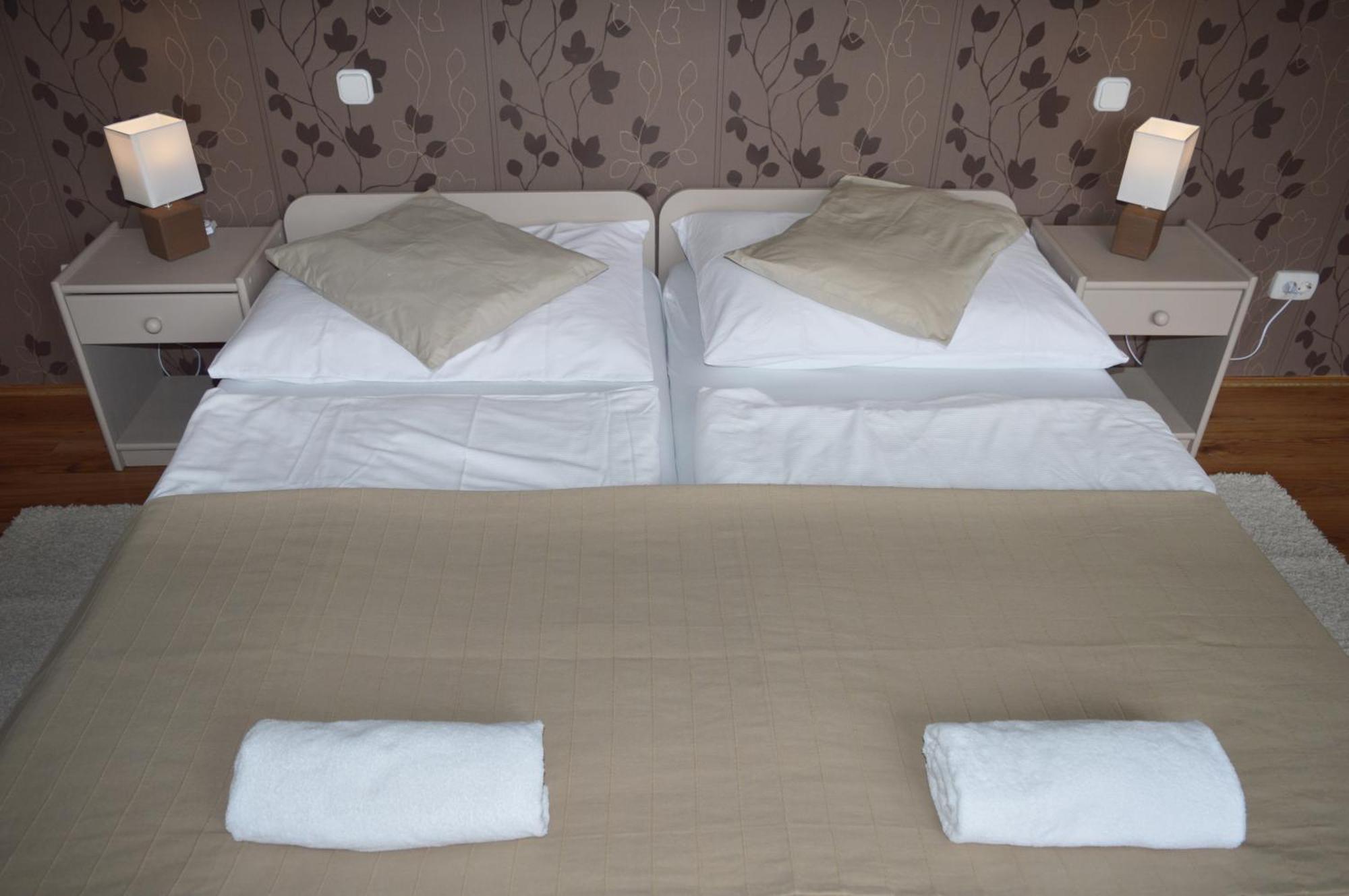 Bed and Breakfast Pollushof Panzio Es Etterem Csolnok Номер фото