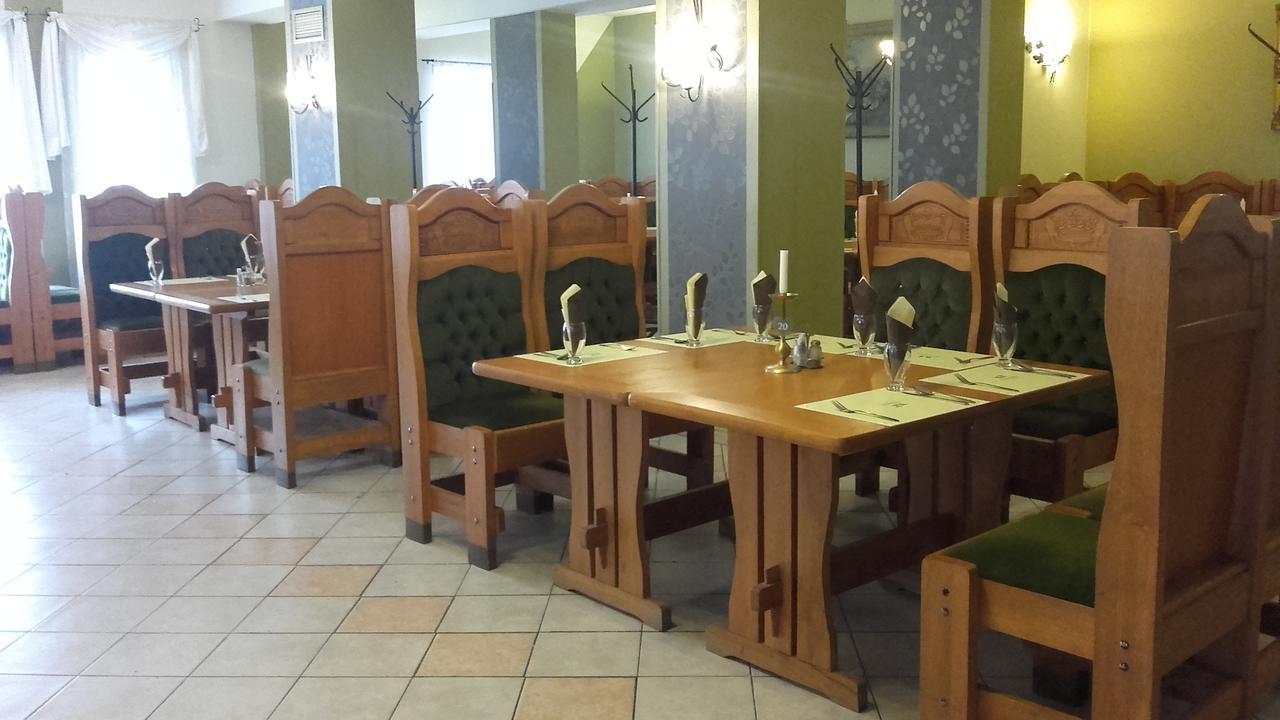 Bed and Breakfast Pollushof Panzio Es Etterem Csolnok Экстерьер фото